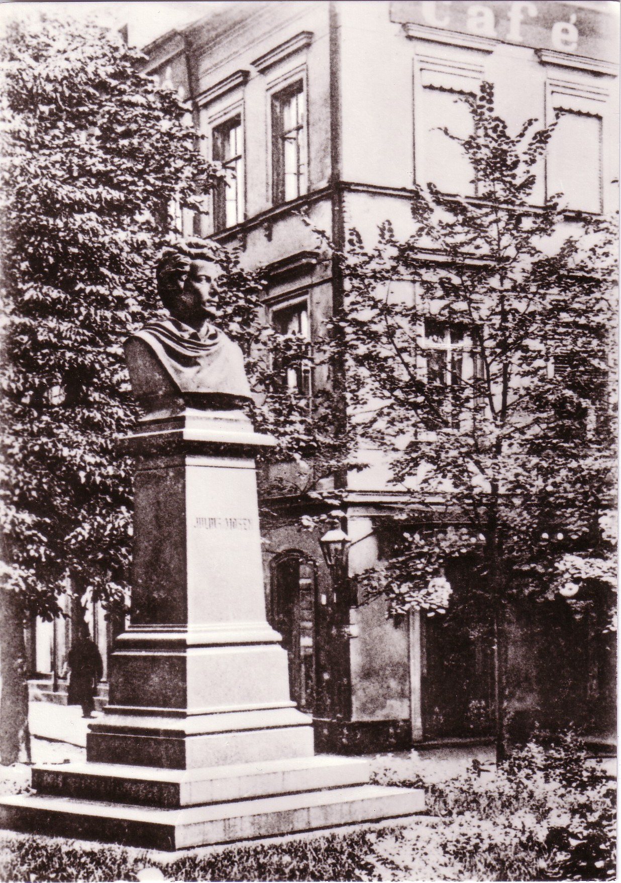 01 012 Julius Mosen Denkmal am Cafe Trömel um 1890